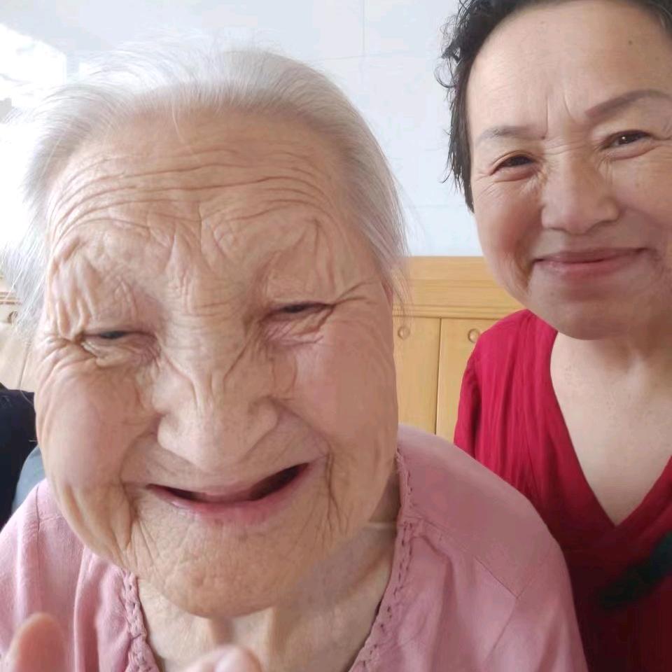 东北奶奶杨胜兰
