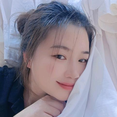笑出小梨涡