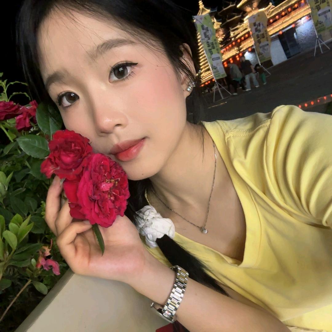 小怡`