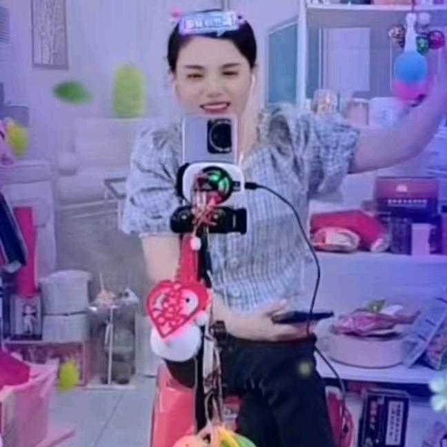 莉君姐🎤大号开播(下午2点10)