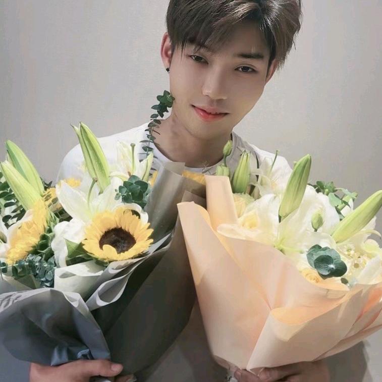 累了不敢哭[【港618】