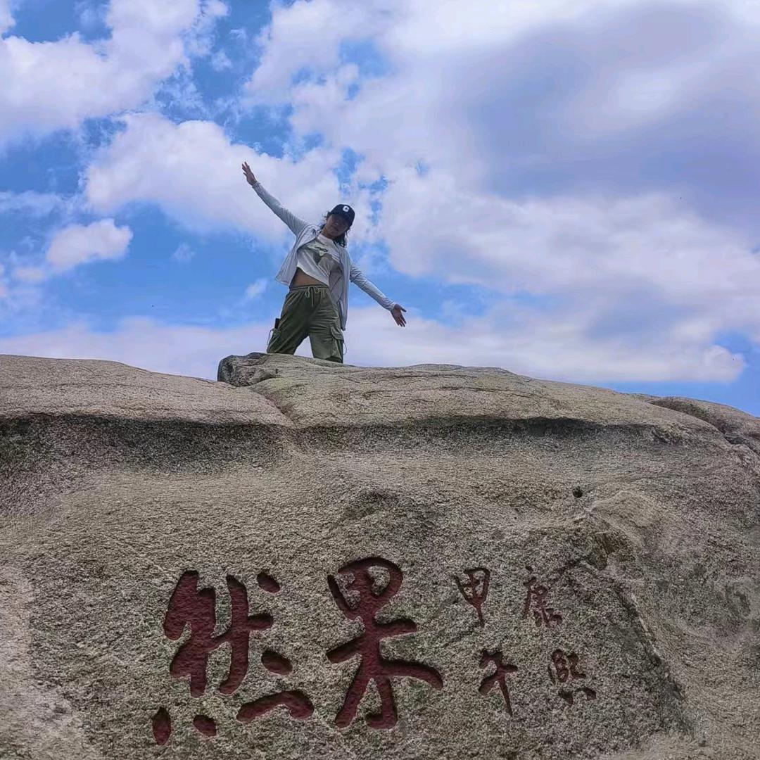 傷過的心丶還能去愛誰