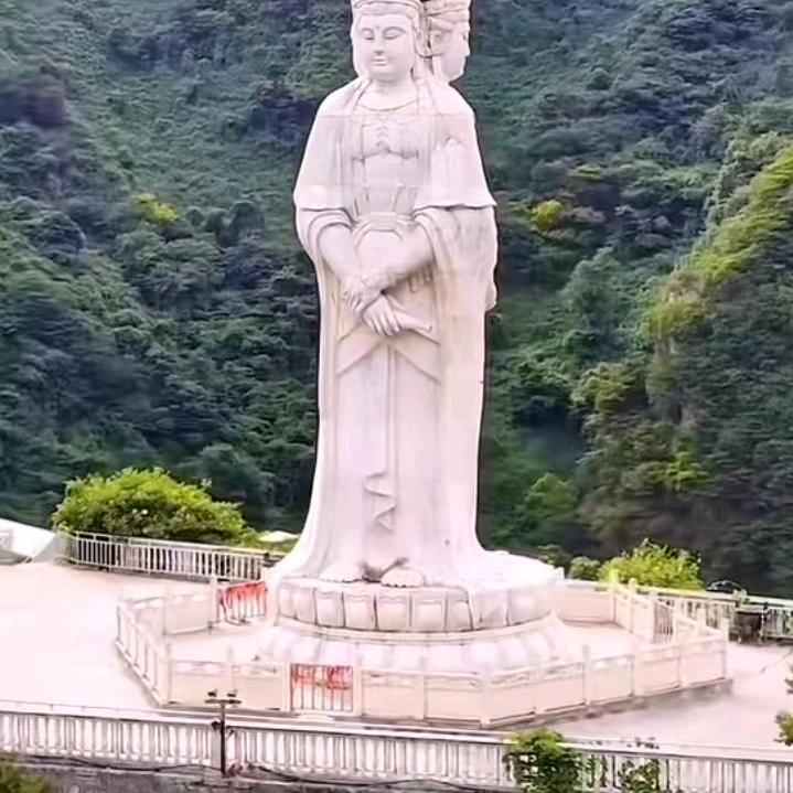 车到山前。