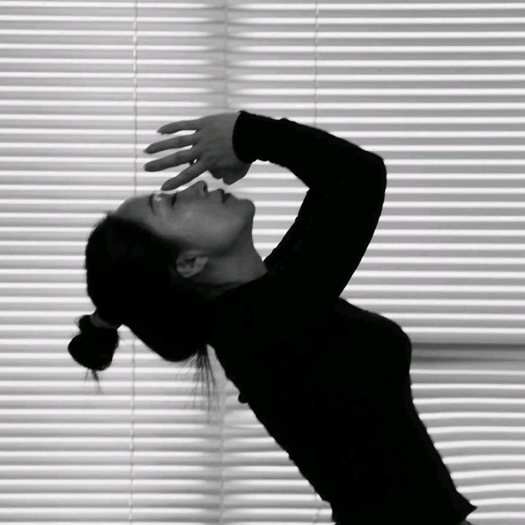 如艺瑜伽—丽丽老师