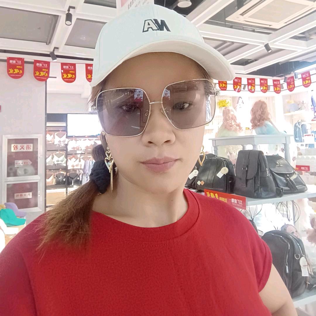 江西樟树妹仔玲玲《好物在橱窗》