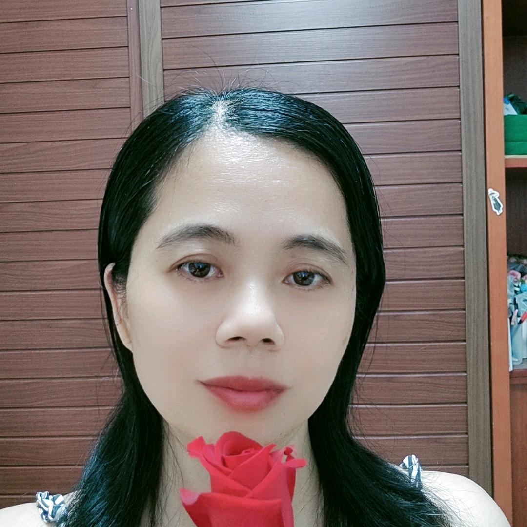 周丽每晚九点唱歌