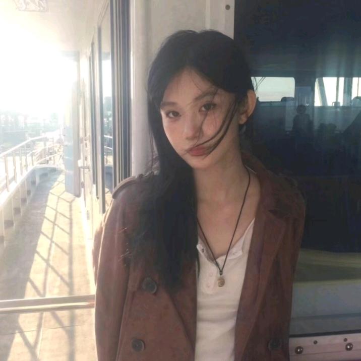 ☽.