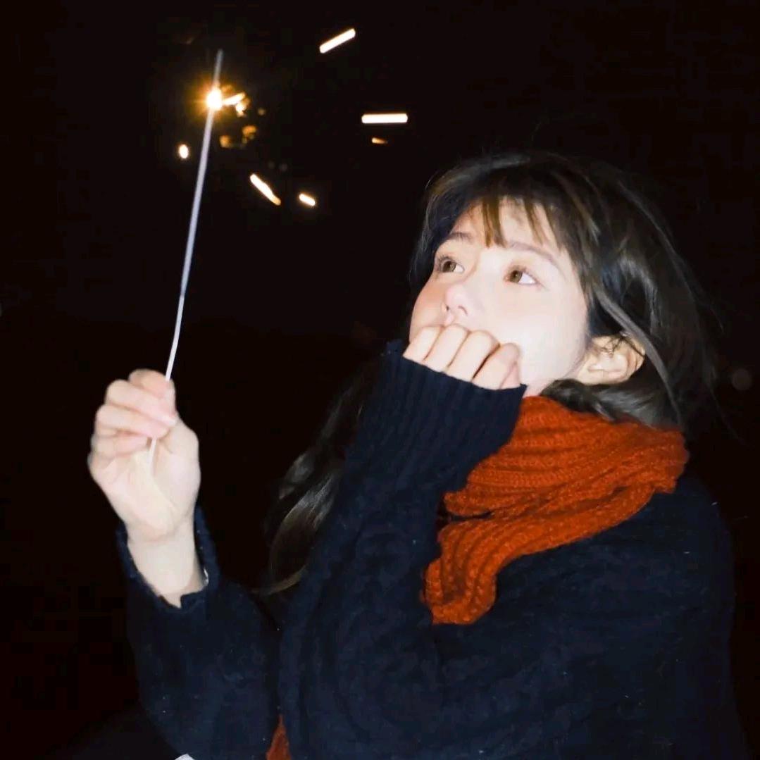 摘草莓换酒钱