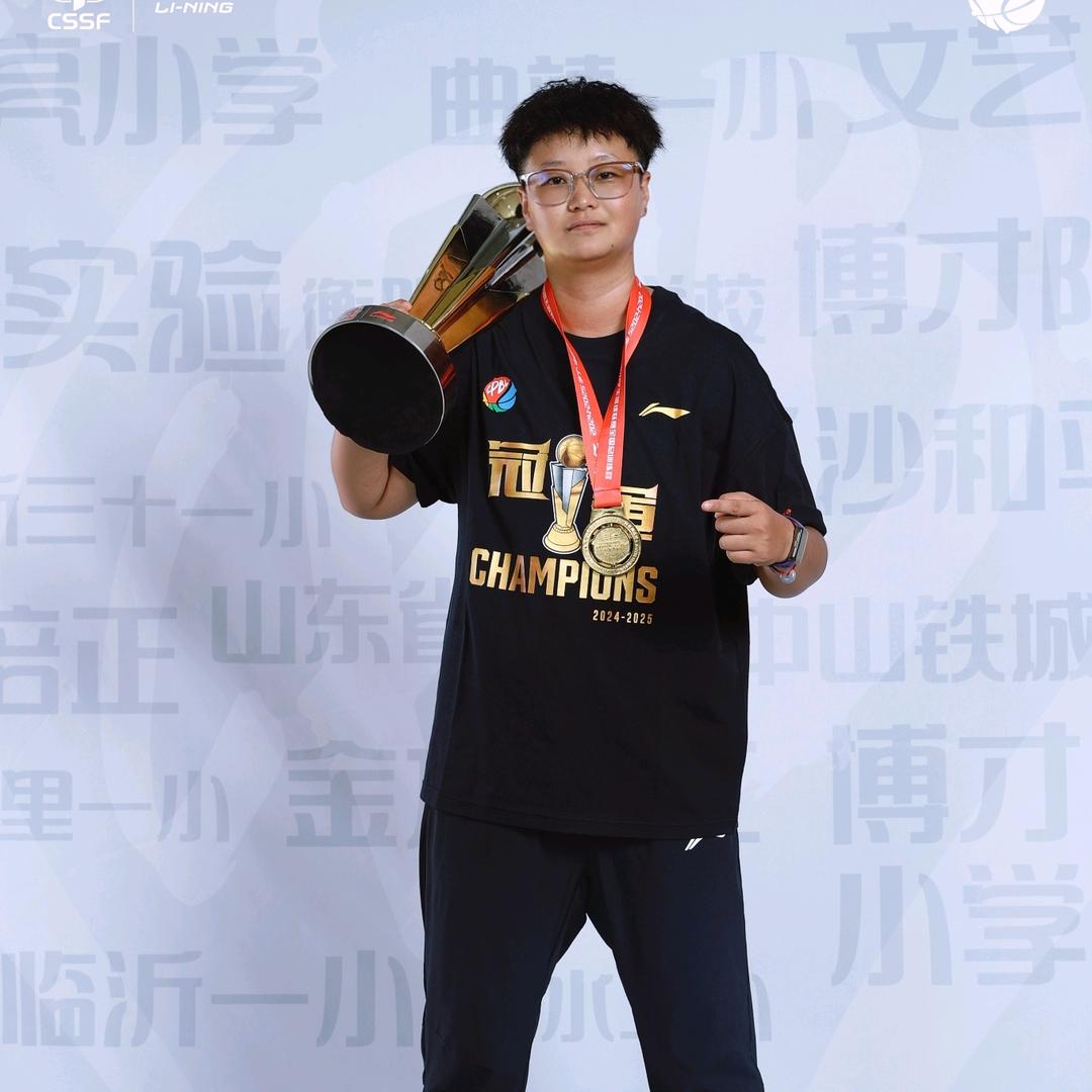 会投篮的小连🏀