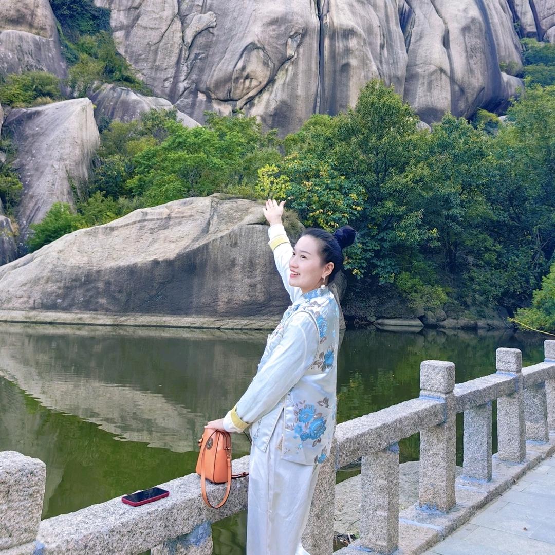 欢喜女装时尚衣橱店