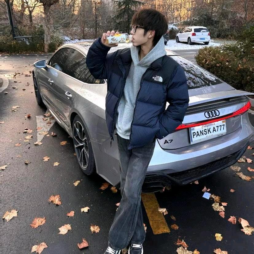 江西陶瓷工艺美术职业技术学院小七(学长)