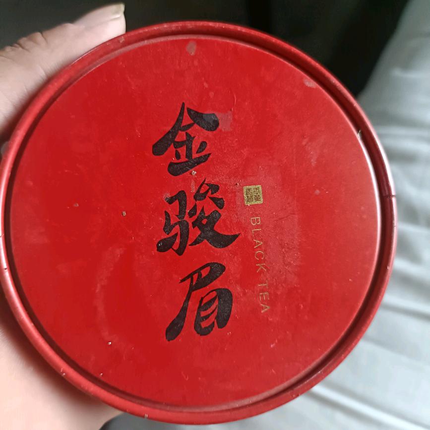 昨日提刀为江湖，今日放刀为家人