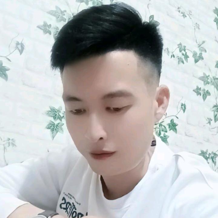 主播雅江成歌