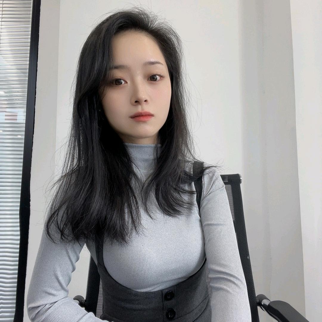 黄家小妹【黄佳】不姓黄别关注我