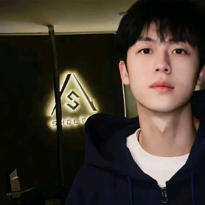 揽月lyue.