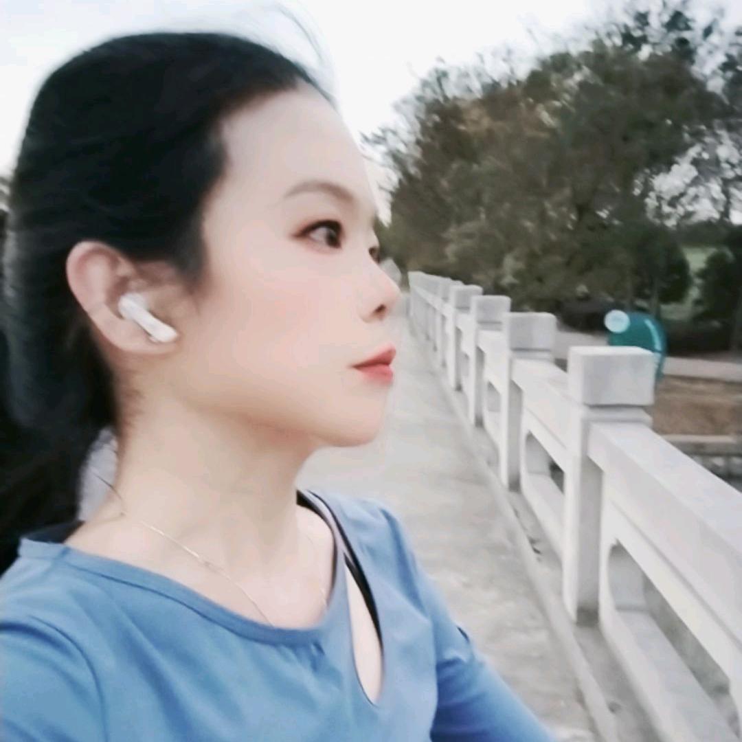 燕子超慢跑