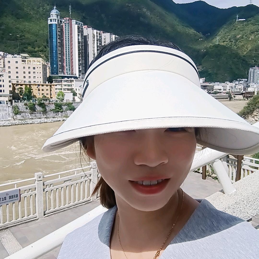 爱吃的静静
