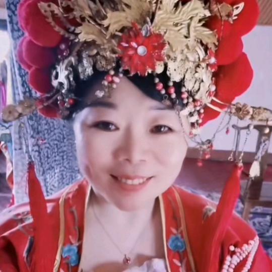 鑫蕊格格（莫雨荪）（拒私聊）