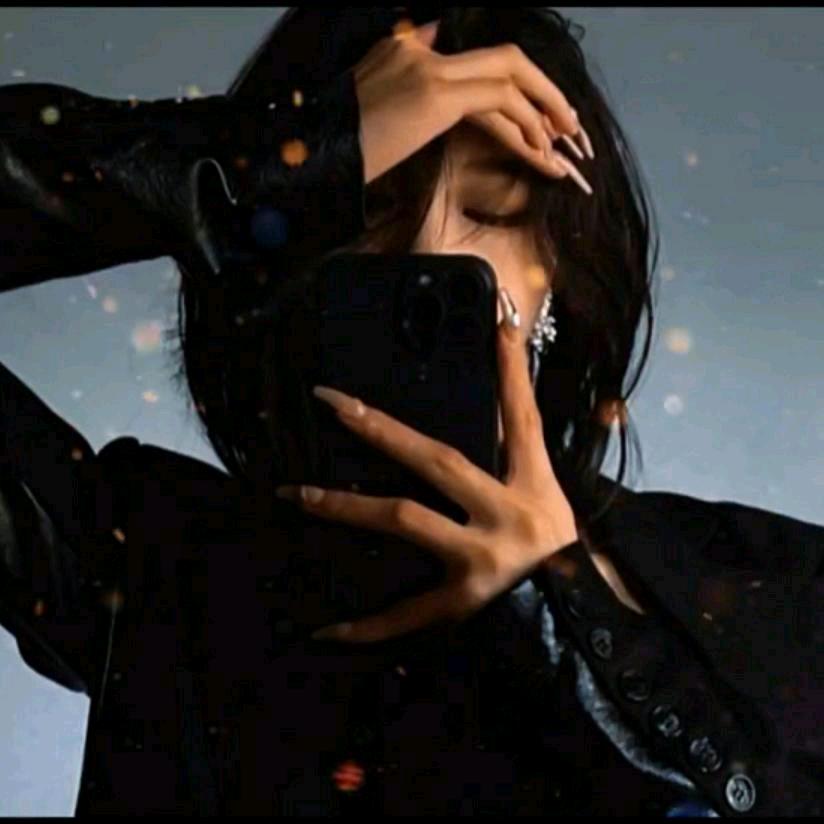 ༺了以李༻