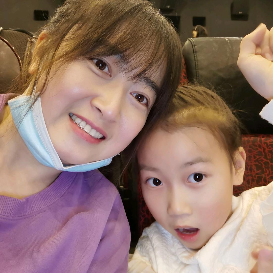 紫🍑滕欣🍑儿