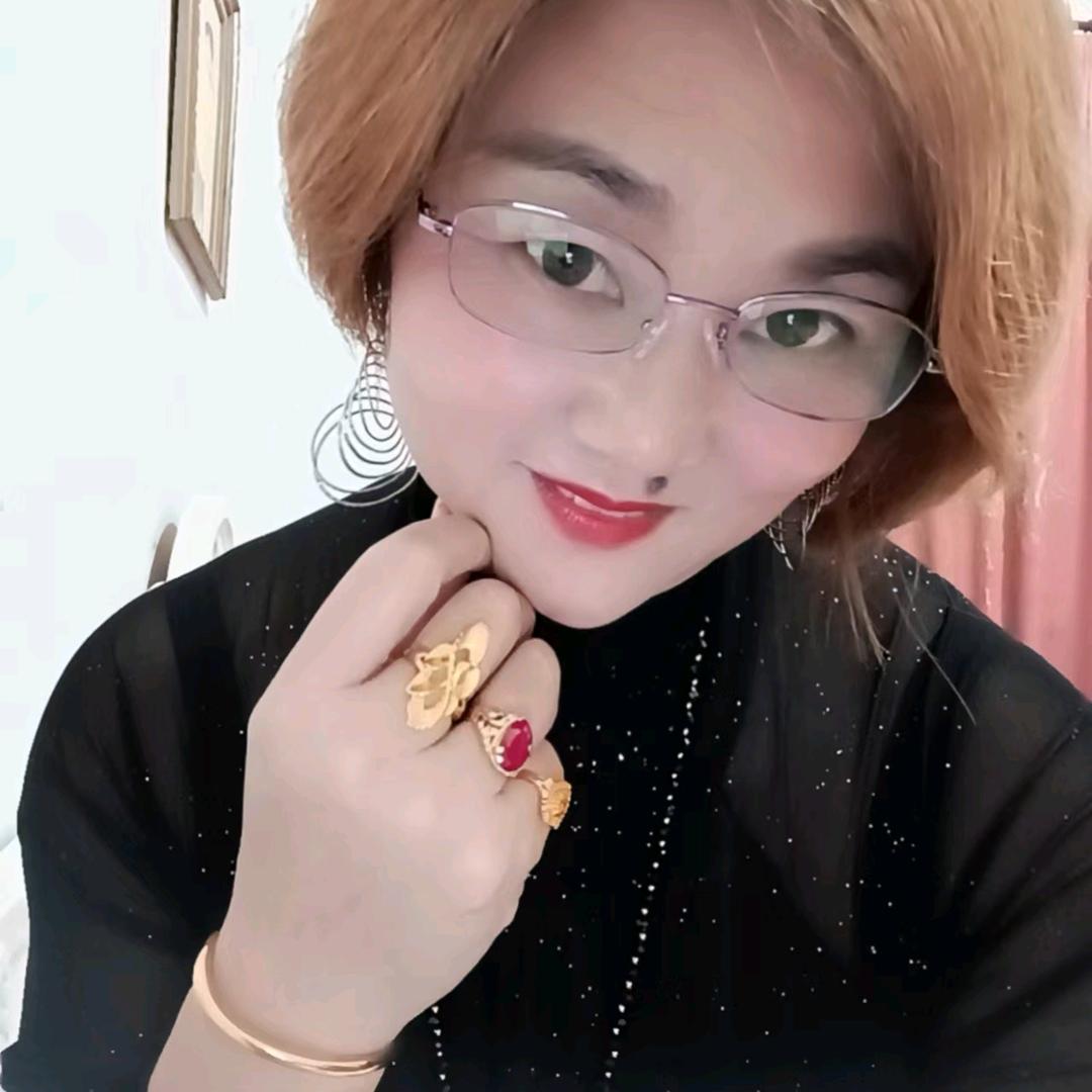 明珠妹：每周三，每周六，晚上7点半开播