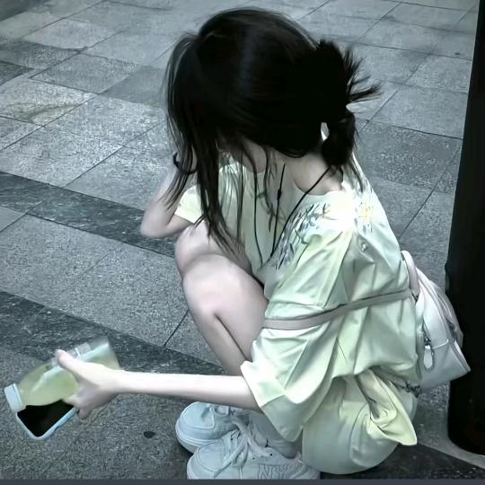 知晚头像