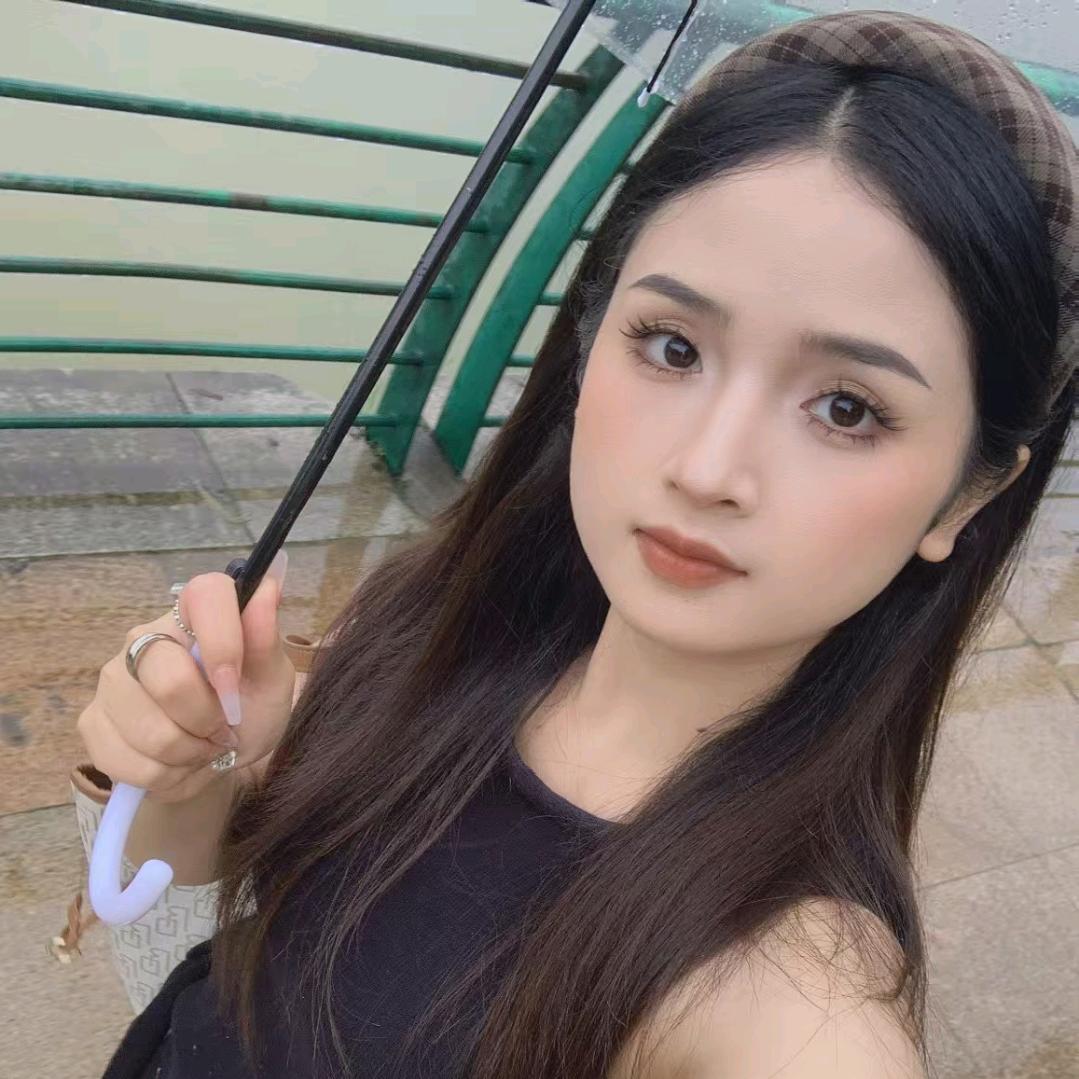 村里的小姑娘