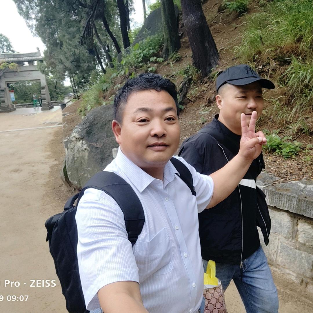 为人民服务!做个光明磊落的人!