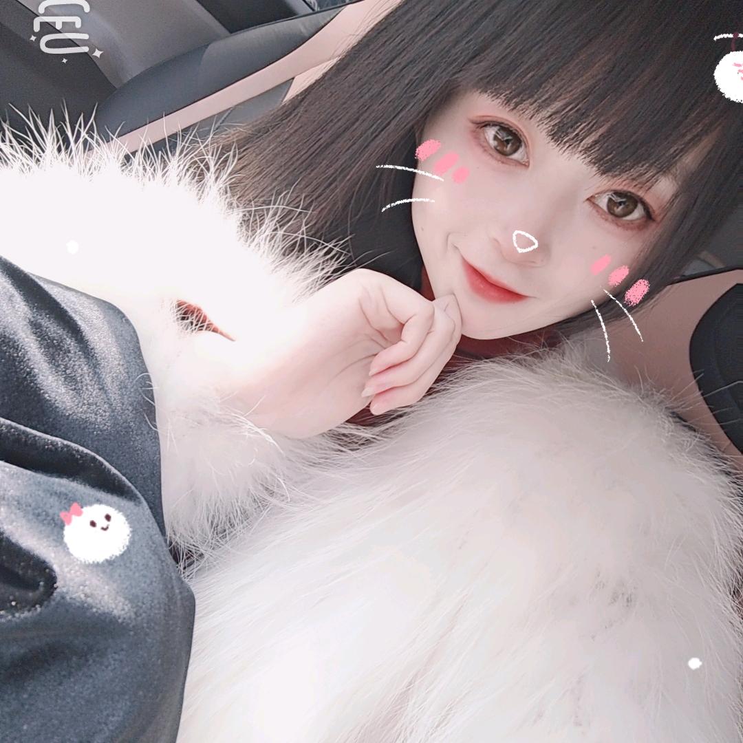 新港卖衣服的小姐姐
