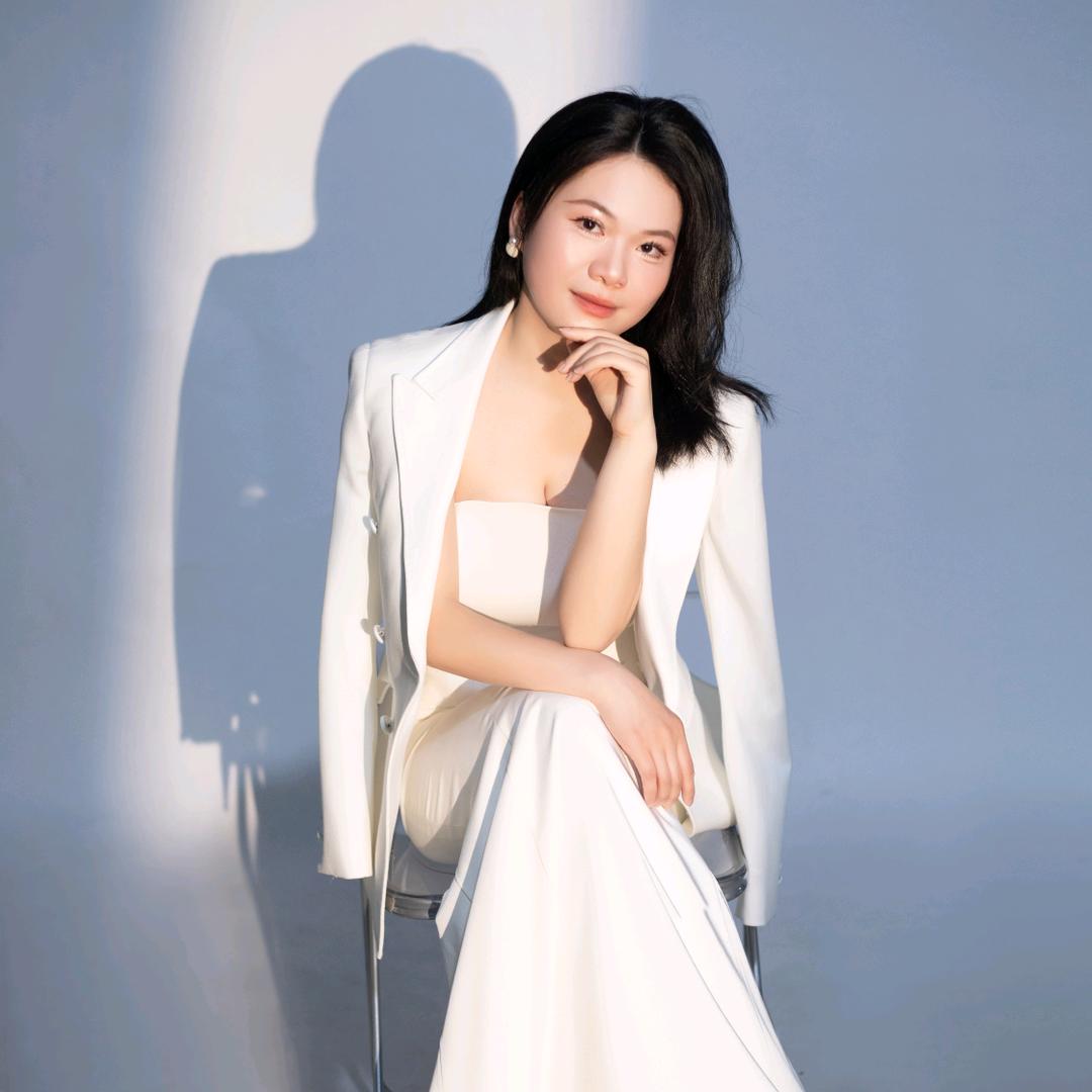 喜欢化妆的蓁妹