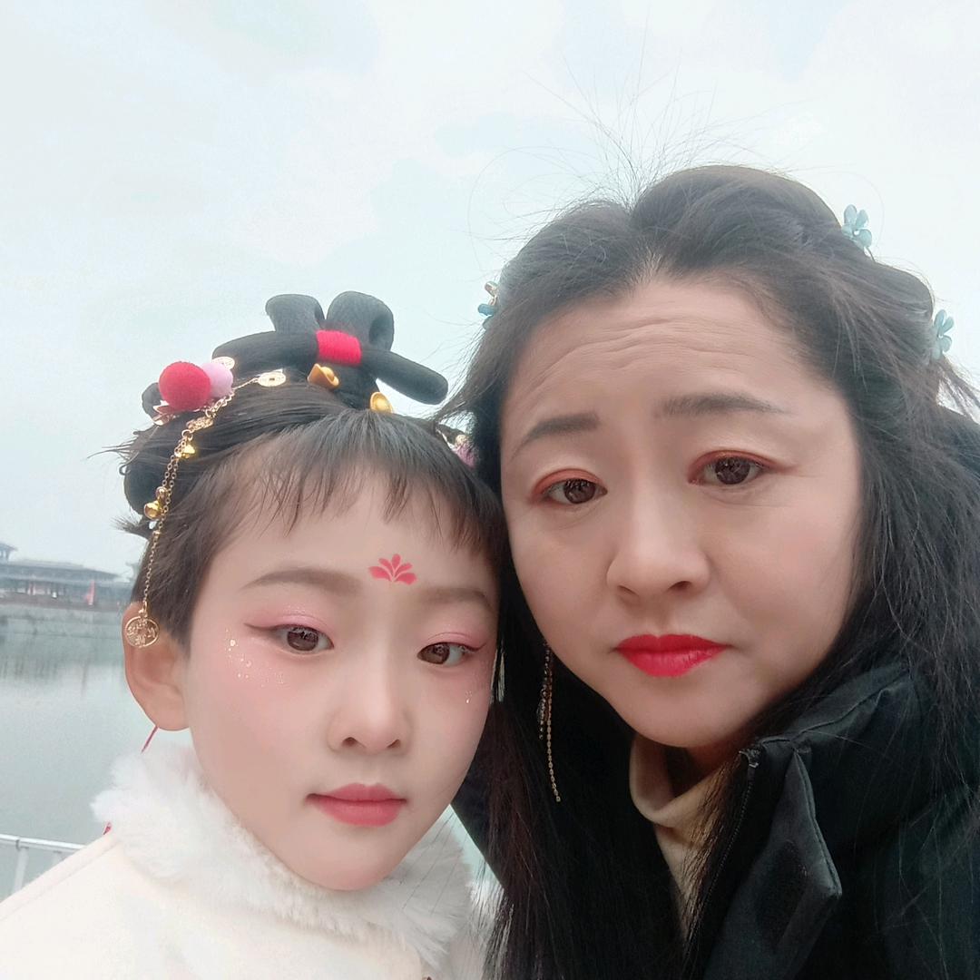 孤独的人🧚♀️🧚♀️🧚♀️