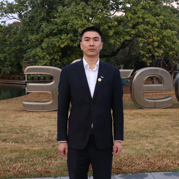 周家郎灬耍喷枪