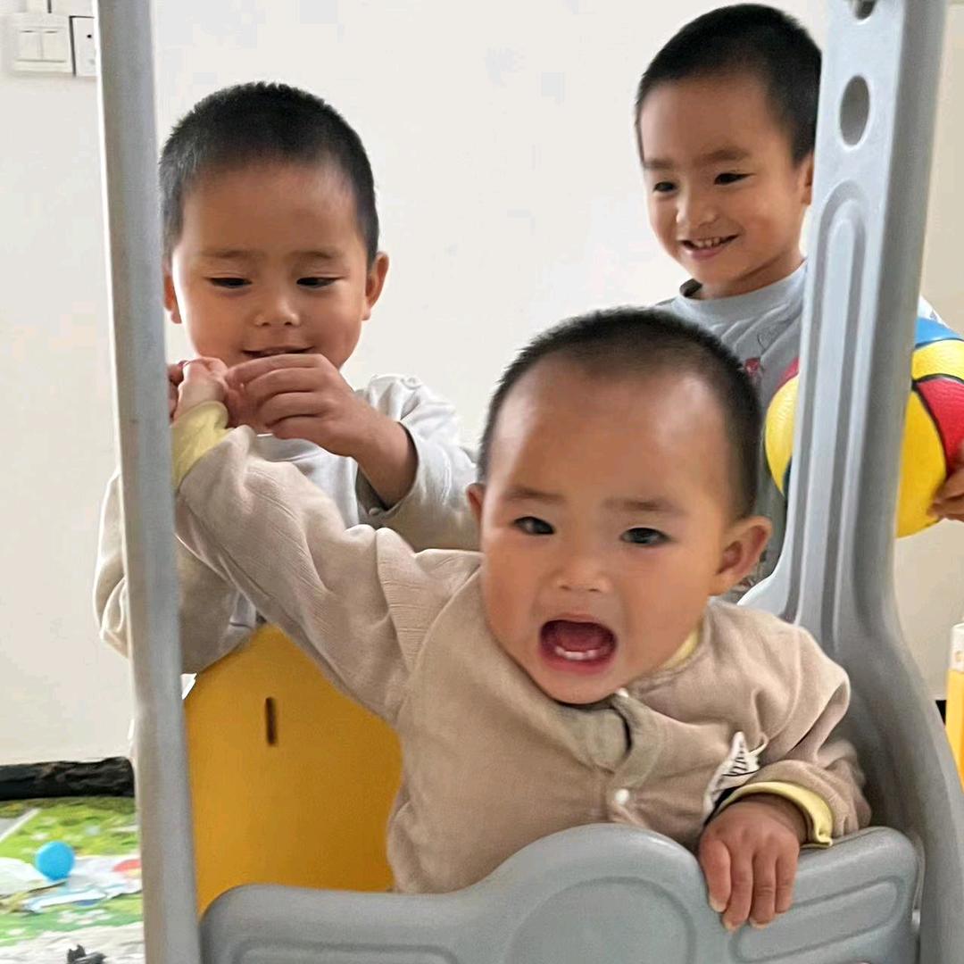 家有三娃🏠