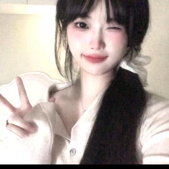 可爱云抱抱