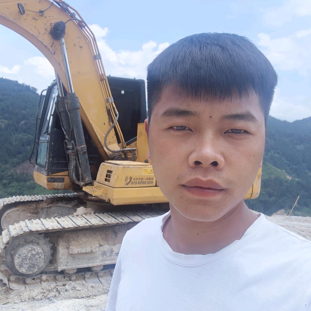 卖挖机的小陈