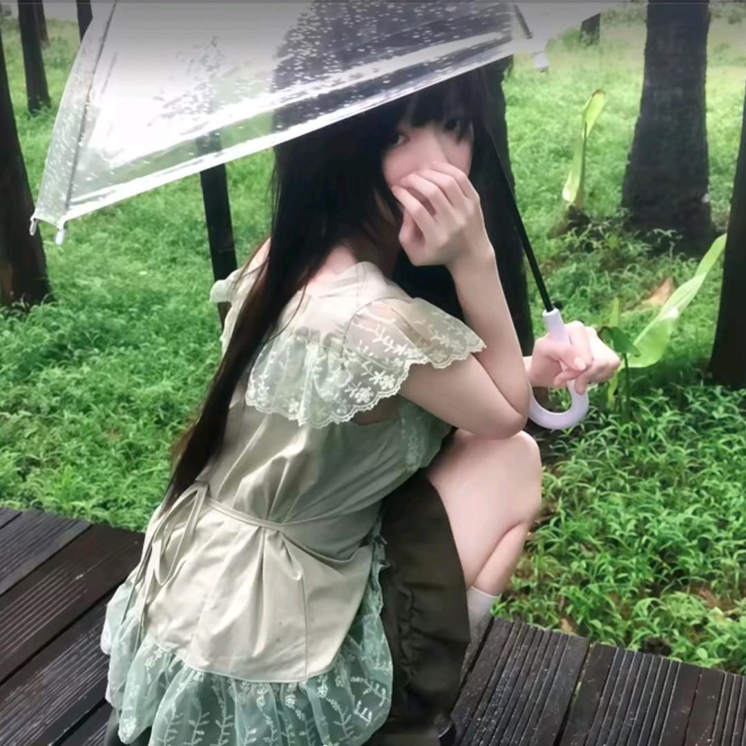 灵泪萌