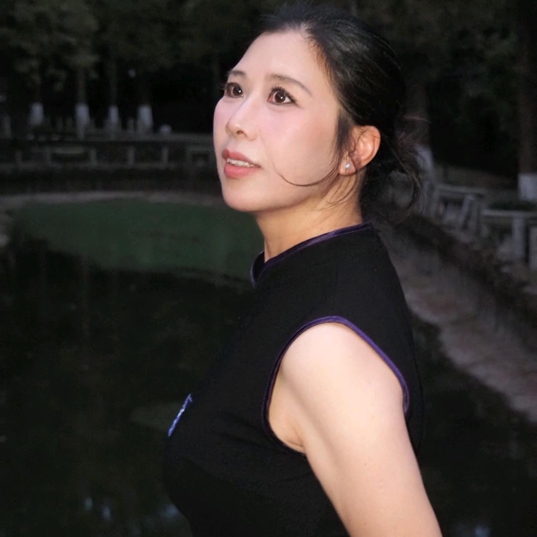 关鞠儿