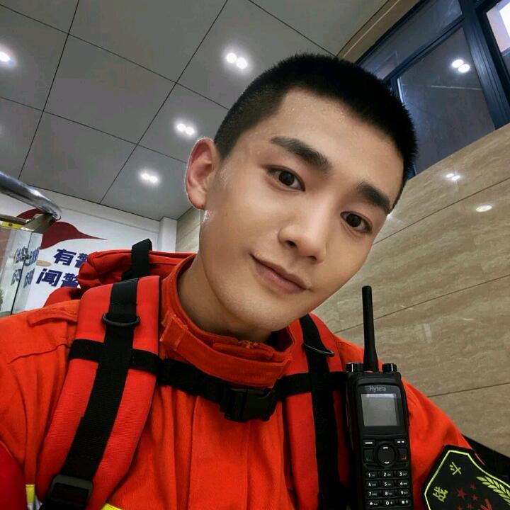 @晓晓教官队