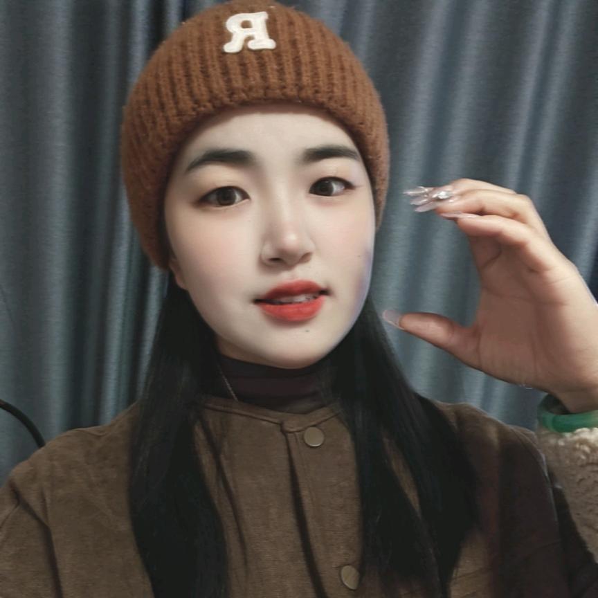 小花花花吖🌼