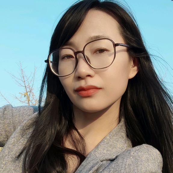帅红带娃茶水间