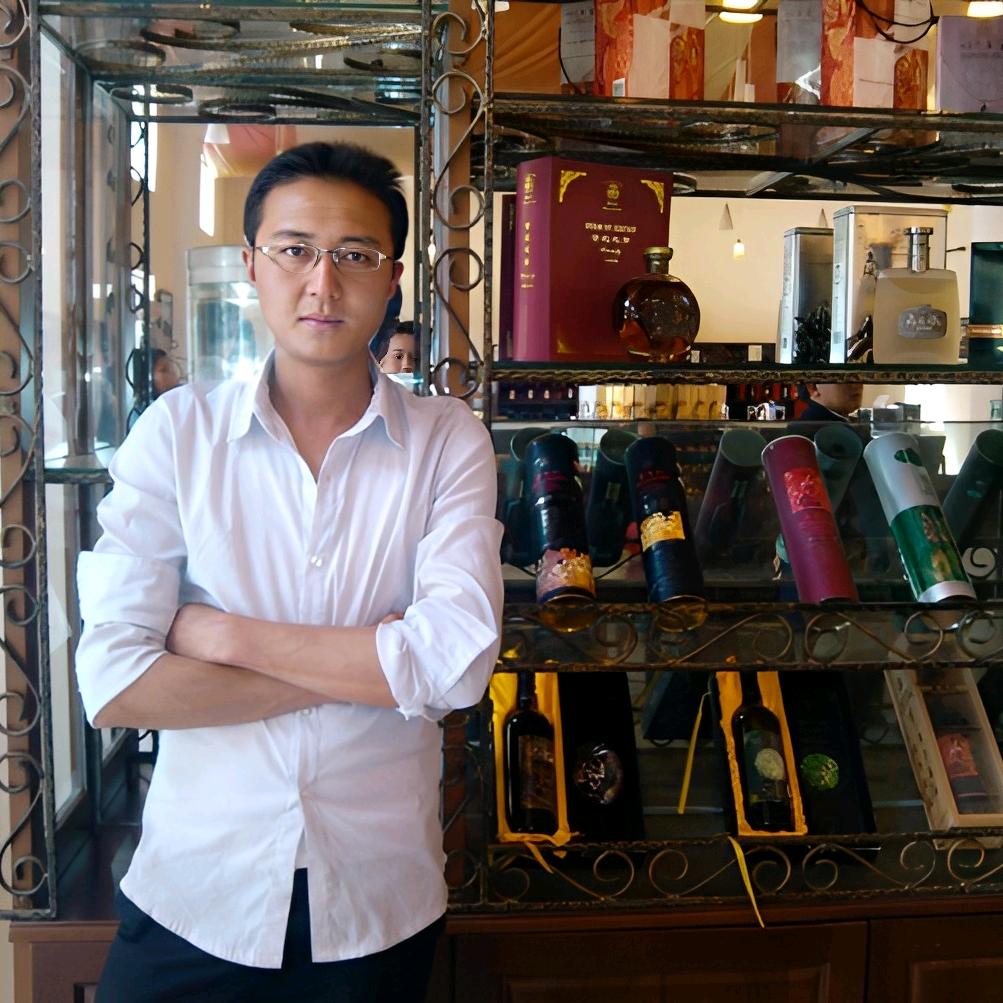 云南眼镜溜溜哥趣旅行