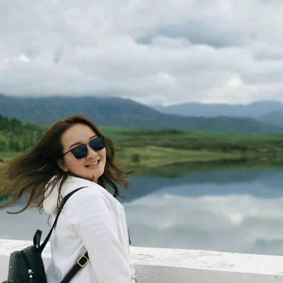 巴小丽