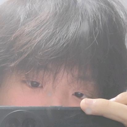 暖男排狗后面