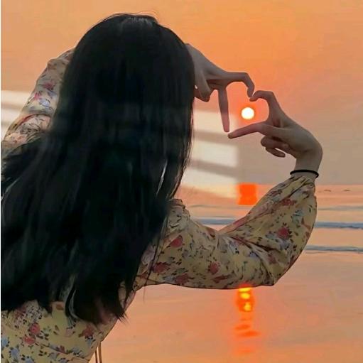 别嘲笑我的双下巴了