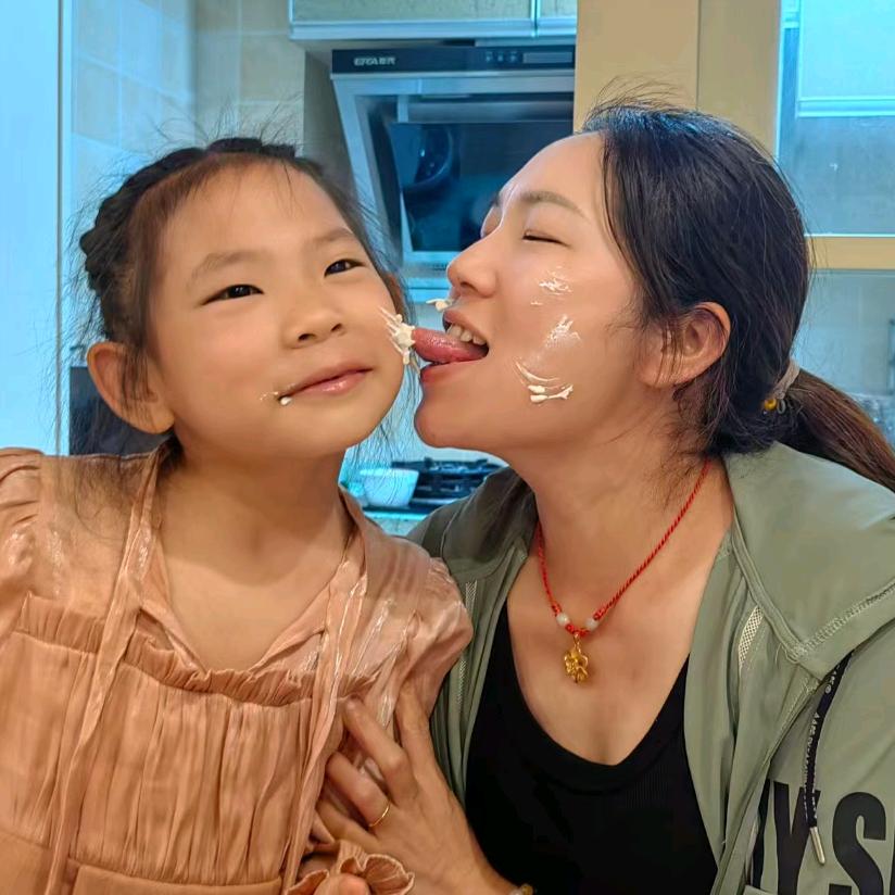 玥玥妈妈吖