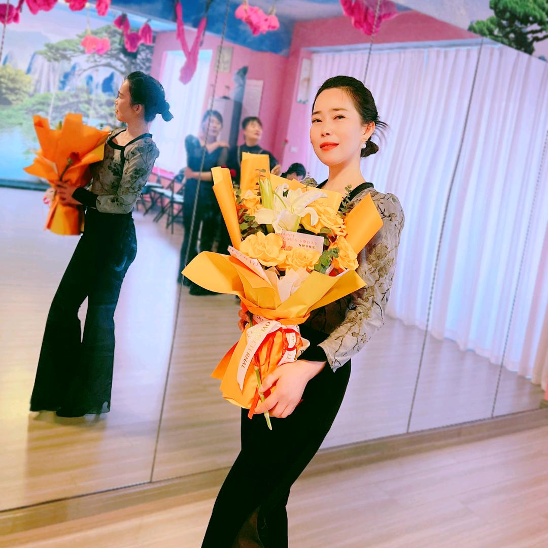 小芳🌻🍎