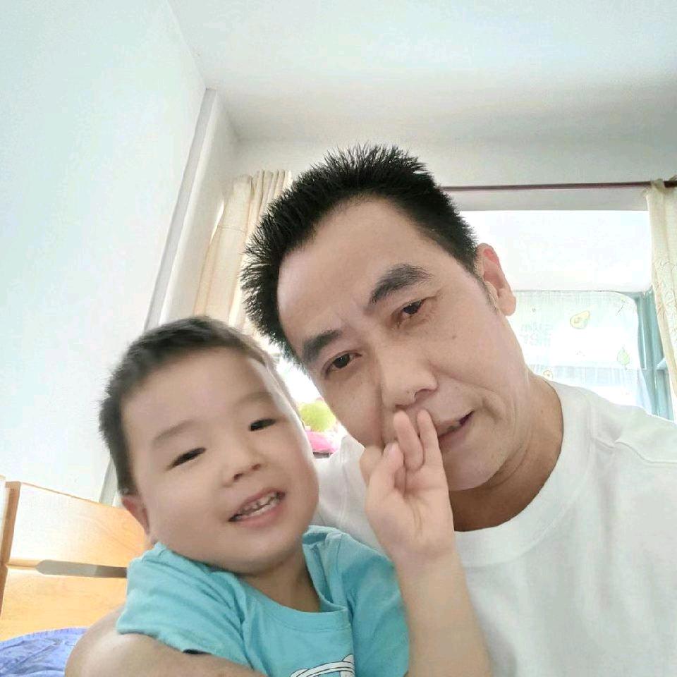 开心哥哥。