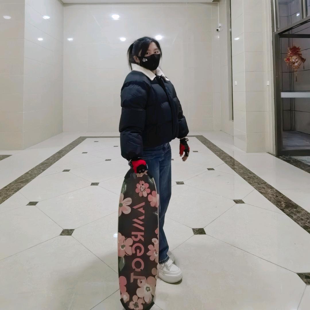 香香爱滑板🛹