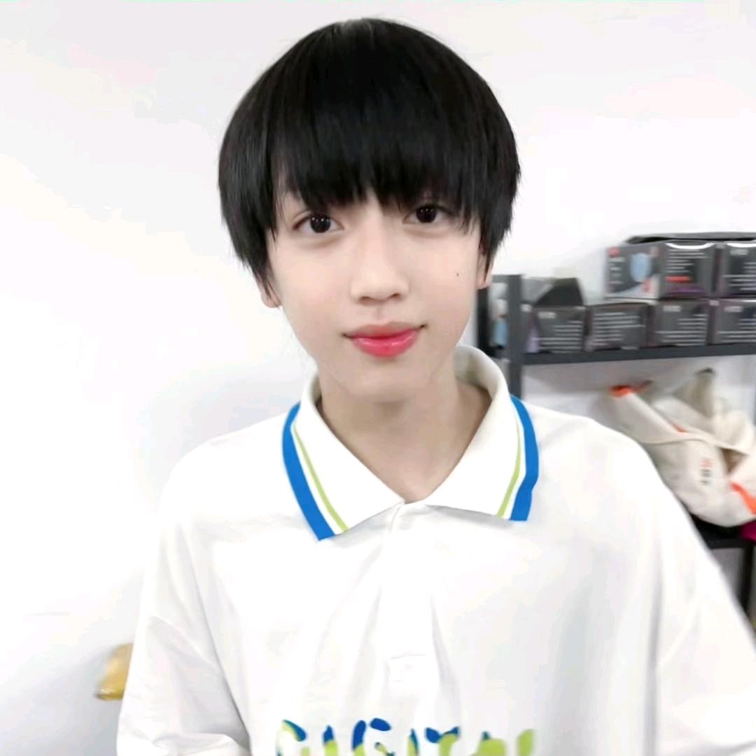 桂花树上有奇奇.  ^.^