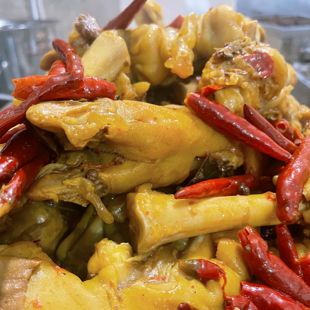 卤墩墩美蛙甲鱼煲-小郑